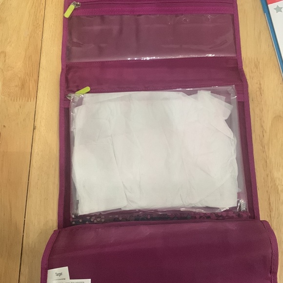 NWOT Hanging travel/locker organizer - Picture 2 of 8